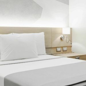 2 Queen Beds Cityscape TRYP Room